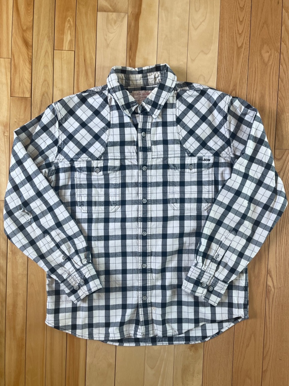 Filson Plaid Flannel Shirt – Men’s Large (Fixer‑Upper / Project Piece)
